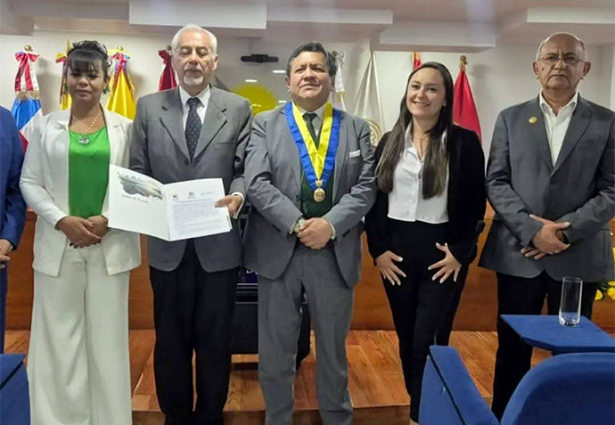 Convenio entre Parlamento Andino y OLATUR